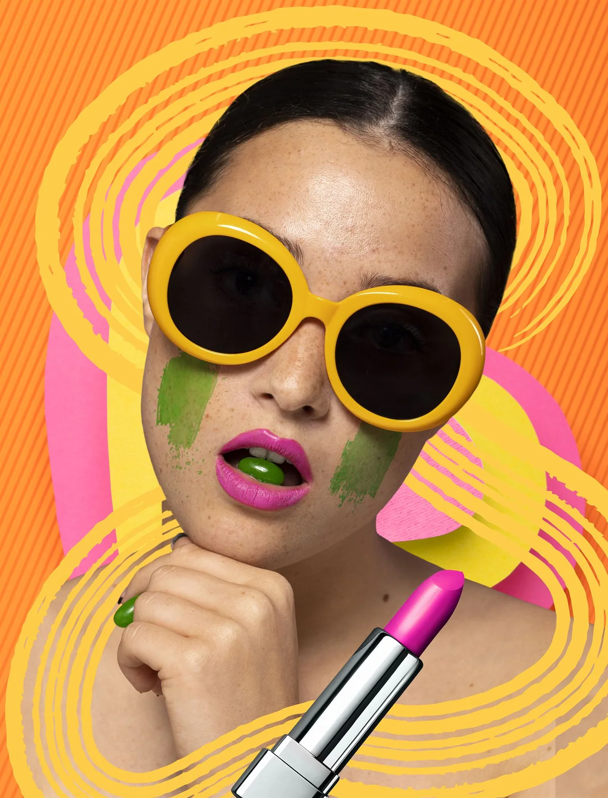 Sarı gözlük, pembe ve turuncu renklerle pop-art yaklaşımında editoryal portre
